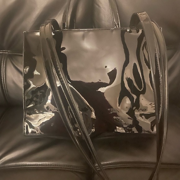 Authentic Excellent Condition Medium Telfar Tote Black Patent Leather - Picture 4 of 4